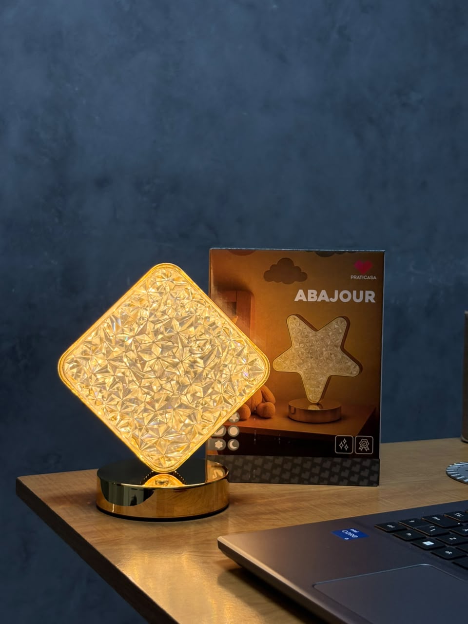 ABAJOUR DOURADO FORMAS